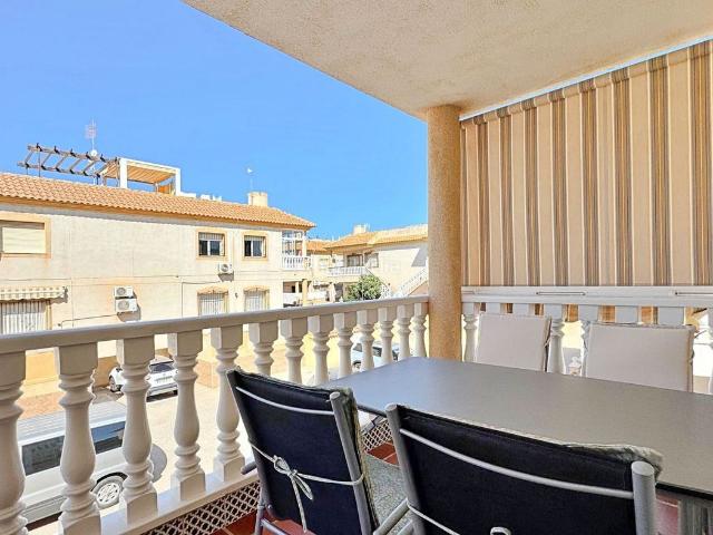 Apartamento en venta en Orihuela, La Zenia. BUNGALOW DE PLANTA ALTA DE 2 DORMITORIOS Y 1 BAÑO EN LA ZENIA ORIHUELA COSTA. Apartamentos.