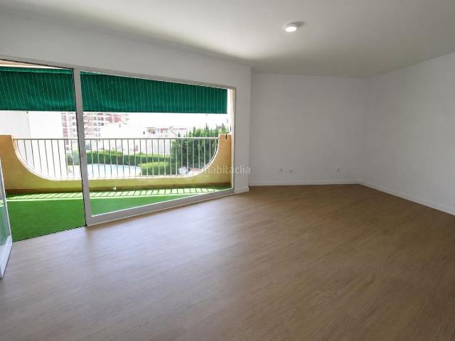 Apartamento en venta en Orihuela, La Zenia. La Zenia en el lado del mar, apartamento en planta segunda con ascensor vivienda de 106 m2 totalmente reformadaampnbspampnbspcon v. Apartamentos.