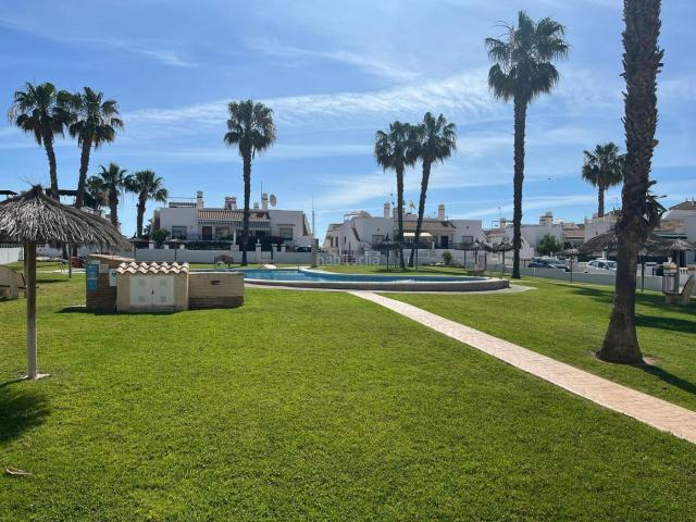 Apartamento en venta en Orihuela, La Florida. GRAN APARTAMENTO EN PLAYA FLAMENCA ORIHUELA 2 HAB, 2 BAÑOS. Apartamentos.