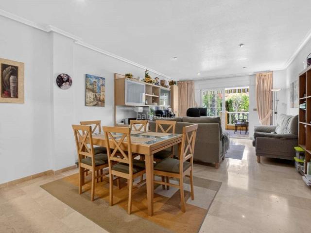 Apartamento en venta en Orihuela, La Regia. Elegante Apartamento en Planta Baja con Jardín Privado y Sauna Finlandesa en Orihuela Costa. Apartamentos.