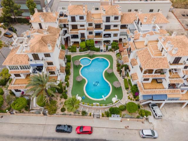 Apartamento en venta en Orihuela, La Regia. iquestTe imaginas despertar cada diacutea con la brisa del mar y el sol iluminando tu hogar? Este encantador apartamento en Cabo R. Apartamentos.