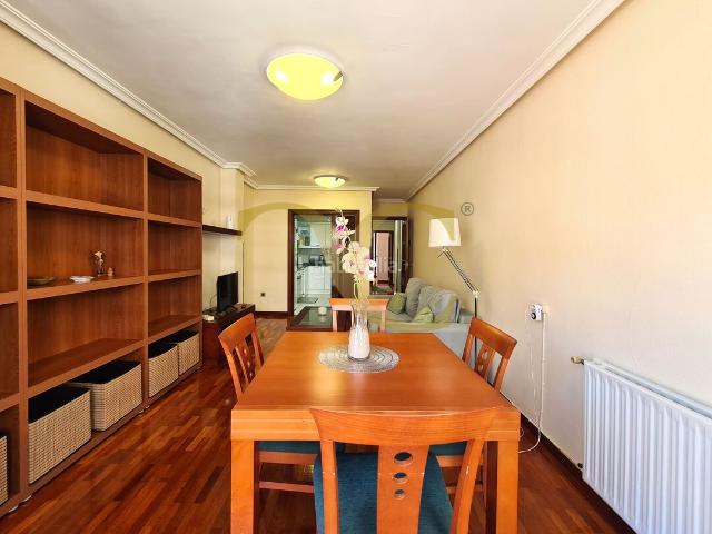 Apartamento en venta en Oviedo, Salesas Foncalada Campoamor. Impecable apartamento en General Elorza. Apartamentos.