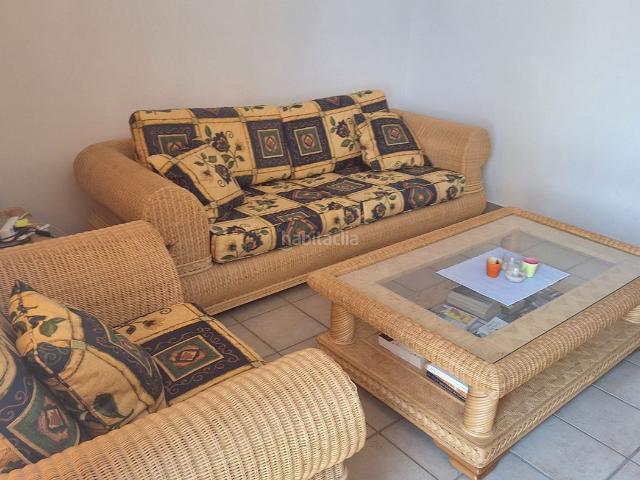 Apartamento en venta en Pájara, Esquinzo. Vivienda luminosa en Esquinzo Jandía con terraza, piscina y plaza de garaje. Apartamentos.