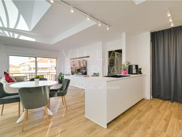 Apartamento en venta en Palamós, Avinguda Catalunya Costa Brava. EN EXCLUSIVA ÁTICO DÚPLEX CON TERRAZA A 400 M DEL PASEO MARÍTIMO. Apartamentos.