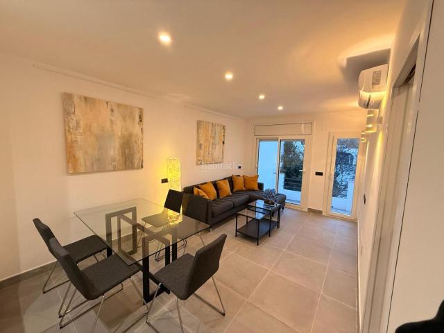 Apartamento en venta en Palamós, Centre Costa Brava. Bonito apto. de 3 dorm baño, aseo y terraza totalmente renovado excelente ubicación centro Palamos. Apartamentos.