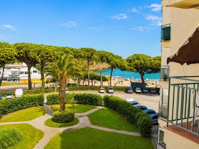 Apartamento en venta en Palamós, La Fosca Cala Margarida Costa Brava. Apartament a primera línea de la platja de La Fosca. Apartamentos.