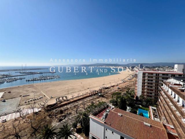 Apartamento en venta en Palamós, Platja Gran Costa Brava. Apartamento con vistas al mar en venta en Palamós. Apartamentos.