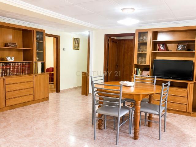 Apartamento en venta en Paterna, Centro Ciudad. INVERSIÓN CON RENTABILIDAD DEL 6,4 VIVIENDA ALQUILADA POR 900 MES. Apartamentos.