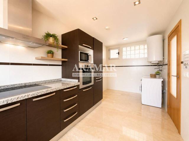 Apartamento en venta en Pego. Amplia vivienda de lujo con terraza panorámica y zona spa. Apartamentos.
