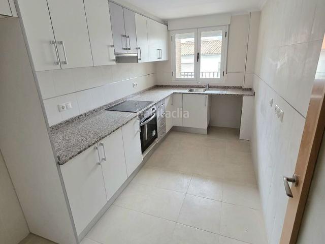 Apartamento en venta en Pego. Apartamento de dos dormitorios en un edificio moderno en la ciudad de Pego, zona Marina Alta, Costa Blanca. Aire acondicionado, pa. Apartamentos.