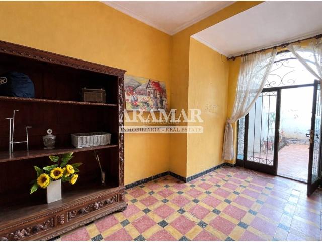 Apartamento en venta en Pego. Casa en el centro de Pego con muchas posibilidades. Apartamentos.