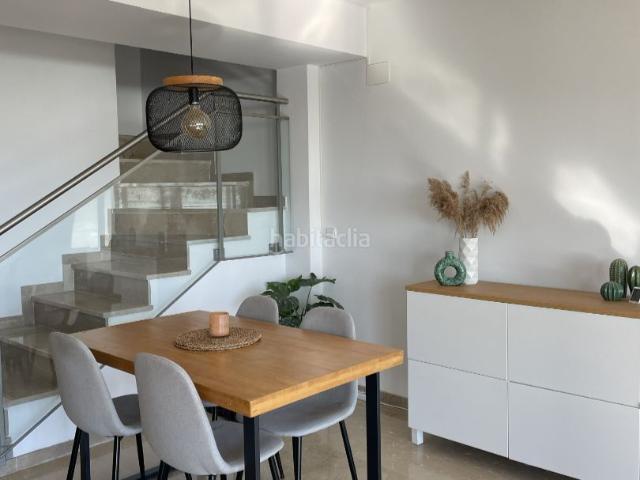 Apartamento en venta en Peñíscola, Costa Sur. ADOSADO CON VISTAS AL MAR EN URBANIZACIÓN CON PISCINA. Apartamentos.