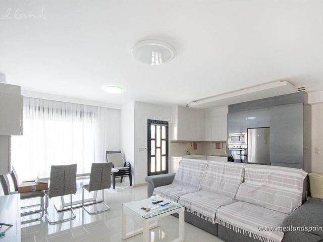 Apartamento en venta en Pilar de la Horadada, El Mojón. Apartamento de 3 dormitorios con solárium a 300 metros del mar en Pilar de la Horadada. Apartamentos Pilar de la.