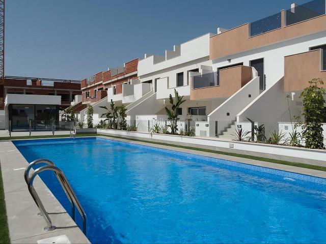 Apartamento en venta en Pilar de la Horadada, Pilar de la Horadada Ciudad. Costa Blanca Eiendom presenta un exclusivo complejo residencial compuesto por 28 viviendas situadas en Pilar de la Horadada.