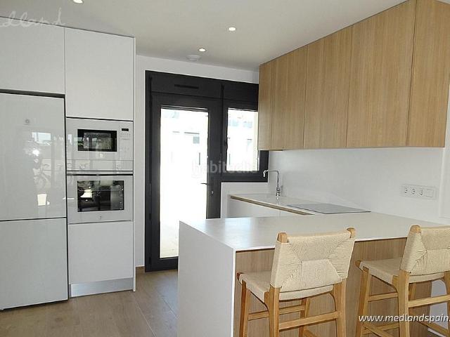 Apartamento en venta en Pilar de la Horadada, Pilar de la Horadada Ciudad. Apartamento con 2 dormitorios en Pilar de la Horadada con solárium y trastero. Apartamentos Pilar de la.