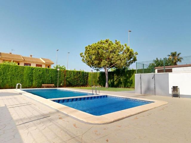 Apartamento en venta en Pilar de la Horadada, Pilar de la Horadada Ciudad. Bungalow planta alta con terraza espectacular y orientación inmejorable en Pilar de la Horadada. Apartamentos Pilar de la.