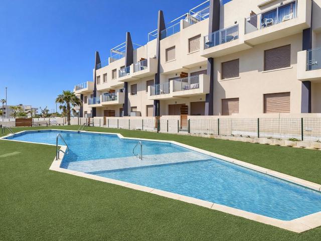 Apartamento en venta en Pilar de la Horadada, Pueblo Latino. Apartamento de 2 dormitorios con vistas al mar y piscinas comunitarias en Torre de la HoradadaVivienda Ref PB033 ampnbspVistas al.