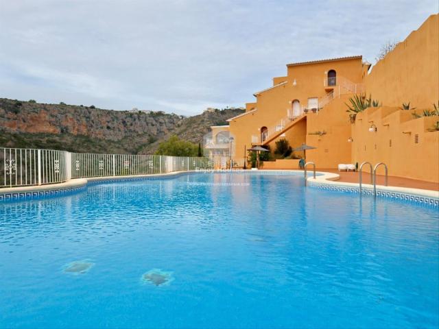 Apartamento en venta en Poble Nou de Benitatxell el, Cumbre del Sol. Encantador apartamento de dos dormitorios en venta en Cumbre del Sol Vistas al valle y piscina comunitaria. Apartamentos Poble.