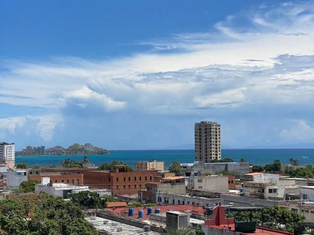 Apartamento en Venta en Porlamar Mariño Nueva Esparta 71 m2. 1 hab