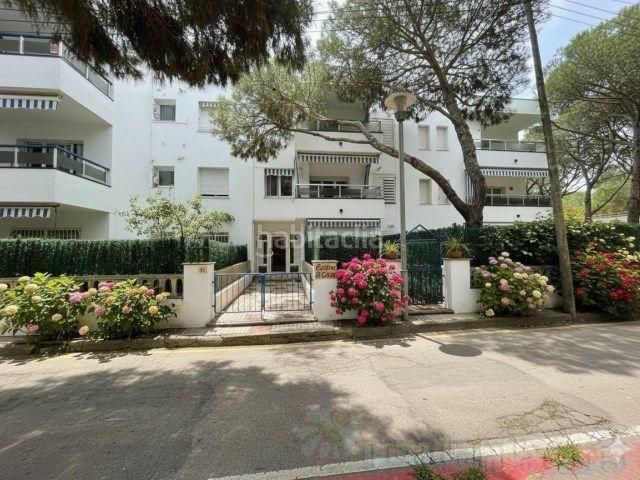 Apartamento en venta en Platja d´Aro, Centre Platja Costa Brava. Acogedor apartamento en La Pineda, Playa de Aro A solo 150 m del mar. Apartamentos Platja.