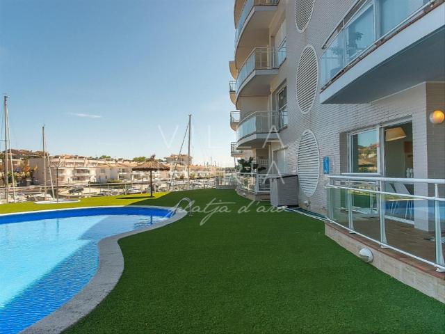 Apartamento en venta en Platja d´Aro, Port d´Aro Costa Brava. Amplio apartamento con jardín y vistas en Port dAro. Apartamentos Platja.