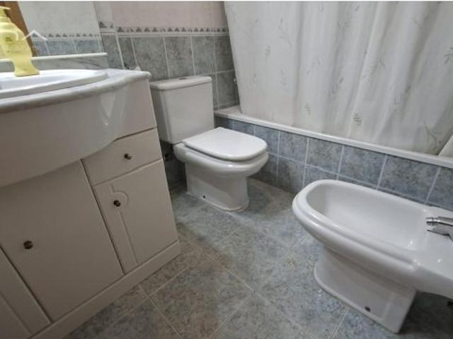 Apartamento en venta en Playa de Daimús con piscina, garaje y a solo 350 metros del mar