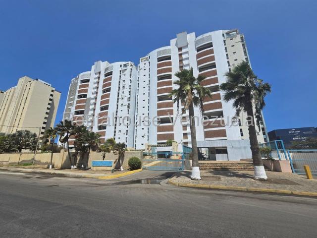 Apartamento en Venta en Playa Grande, Catia La Mar