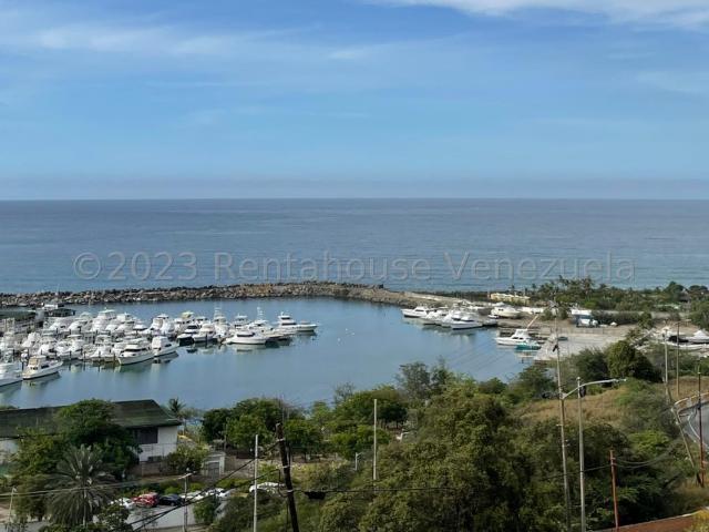 Apartamento en Venta en Playa Grande, Catia La Mar