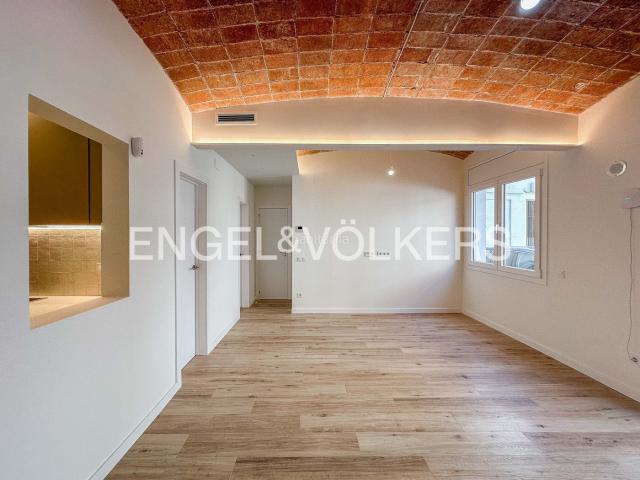 Apartamento en venta en Premià de Mar, Centre Nucli Antic. Acogedor piso en planta baja a pocos metros de la playa. Apartamentos Premià de.