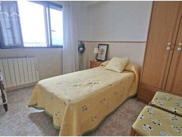 Apartamento en venta en primera línea de la Playa de Bellreguard con vistas al mar y totalmente refo