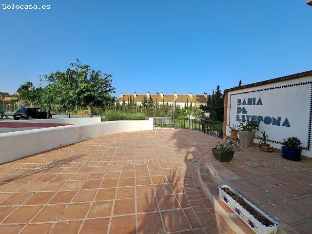 Apartamento en venta en primera línea de playa en la Urb. Bahía de Estepona. Málaga