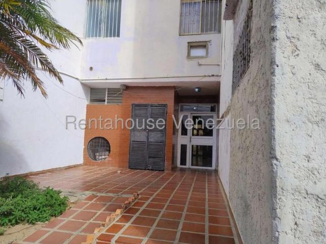 Apartamento en Venta en Punto Fijo Falcón 80 m2. 3 hab