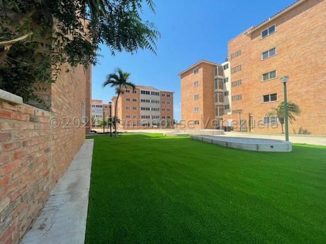 Apartamento en Venta en Punto Fijo Falcón 87 m2. 3 hab