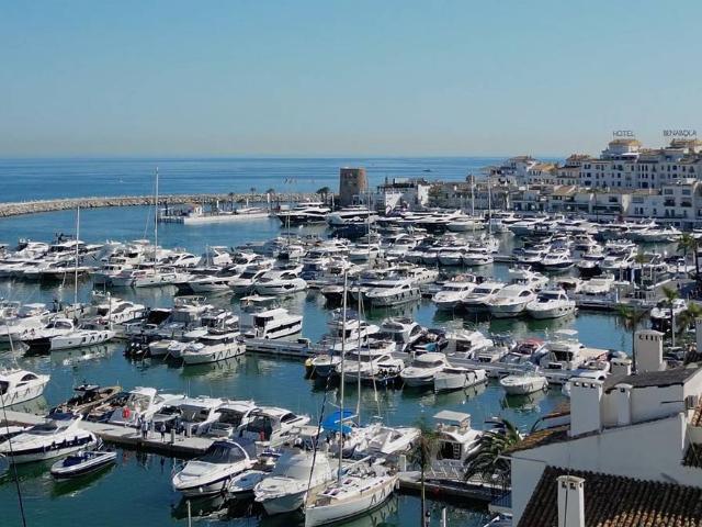 Apartamento en Venta en Puerto Banús