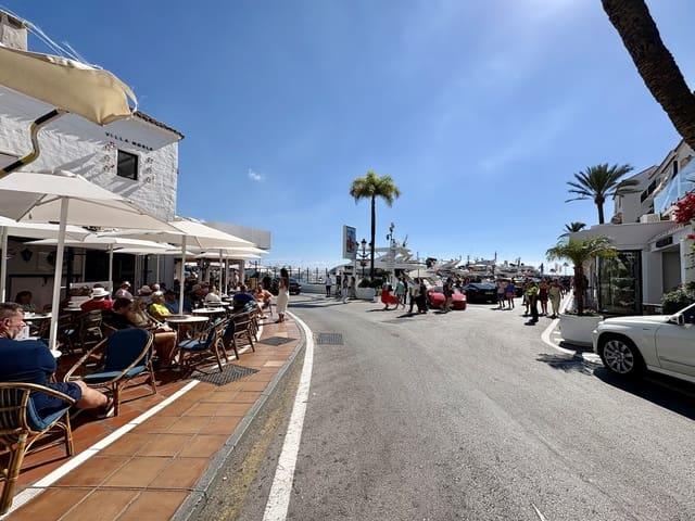 Apartamento en venta en Puerto Banus, Málaga Costa del Sol