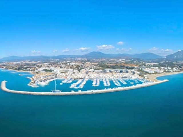 Apartamento en venta en Puerto Banus, Málaga Costa del Sol