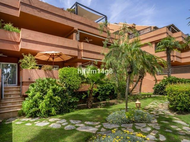 Apartamento en venta en Puerto Banus, Málaga Costa del Sol