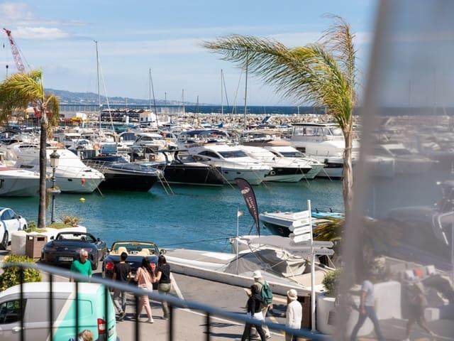 Apartamento en venta en Puerto Banus, Málaga Costa del Sol