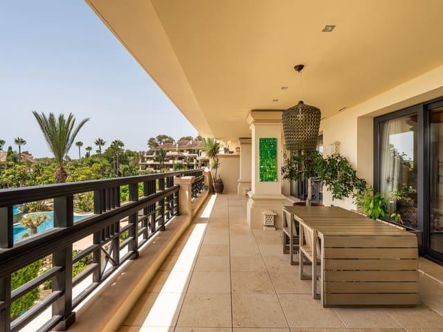 Apartamento en venta en Puerto Banus, Málaga Costa del Sol