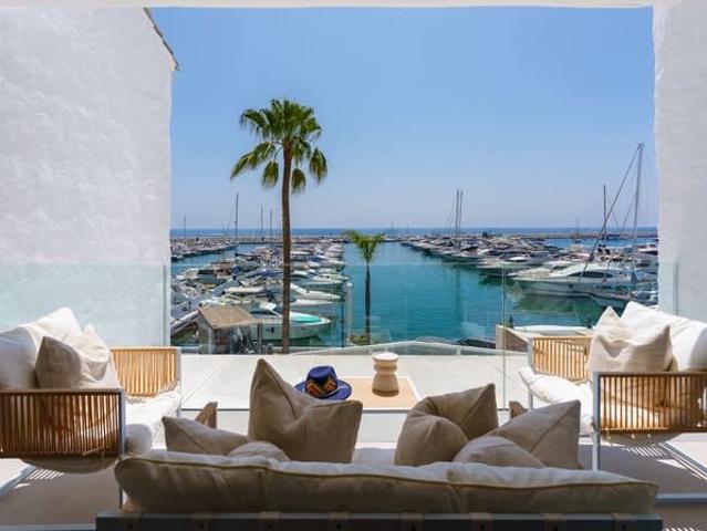 Apartamento en venta en Puerto Banus, Málaga Costa del Sol