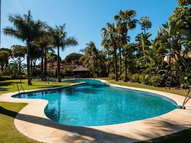 Apartamento en venta en Puerto Banus, Málaga Costa del Sol