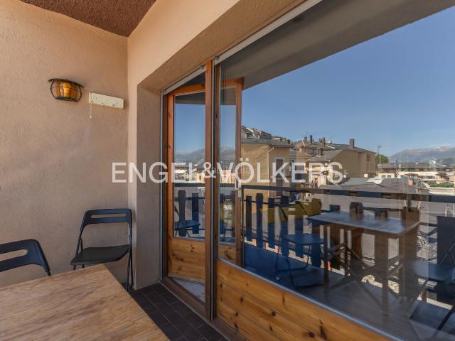 Apartamento en venta en Puigcerdà Pirineos. Apartamento con piscina en Puigcerdà. Apartamentos.