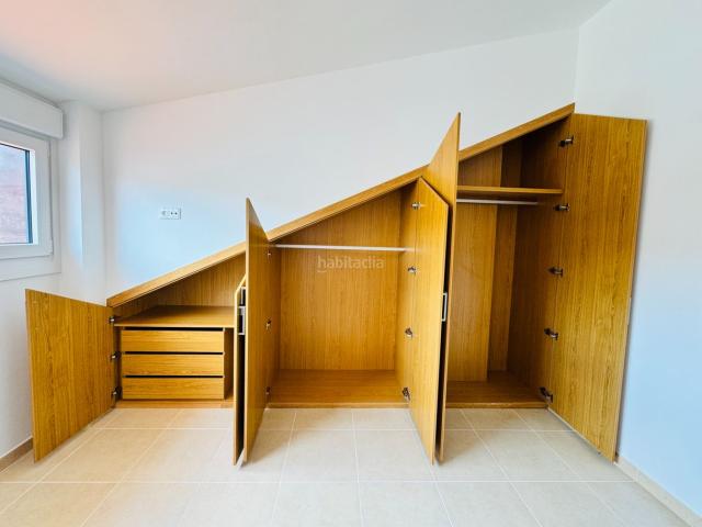 Apartamento en venta en Ribeira, Santa Uxía de Ribeira. Ático directo al mar. Apartamentos.