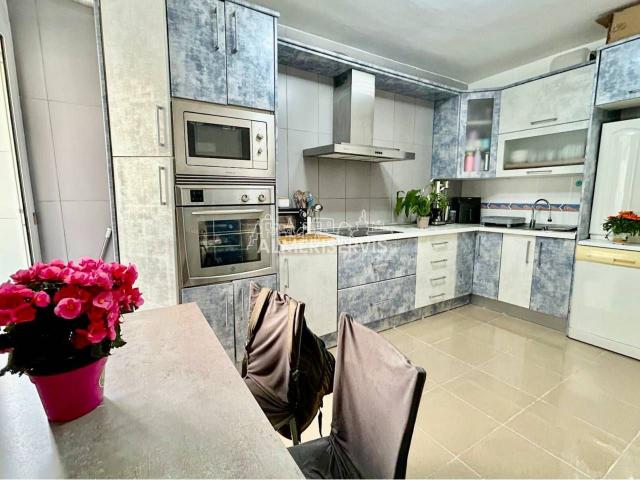 Apartamento en venta en Roquetas de Mar, El Parador de las Hortichuelas. Piso en el Parador con terraza y zonas comunes en urbanización privada. Apartamentos Roquetas de.
