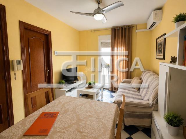 Apartamento en venta en Roquetas de Mar, Roquetas pueblo. ¡Piso 3 dormitorios en venta con ascensor y trastero!. Apartamentos Roquetas de.