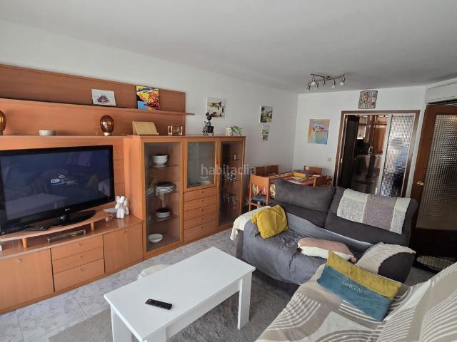Apartamento en venta en Roses, Centre Costa Brava. Amplio piso de 3 habitaciones en venta en el centro de Roses. Apartamentos.
