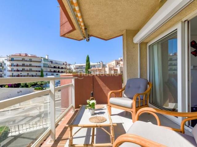 Apartamento en venta en Roses, Centre Costa Brava. Apartamento con gran terraza y vista al mar en el puerto de Roses. Apartamentos.