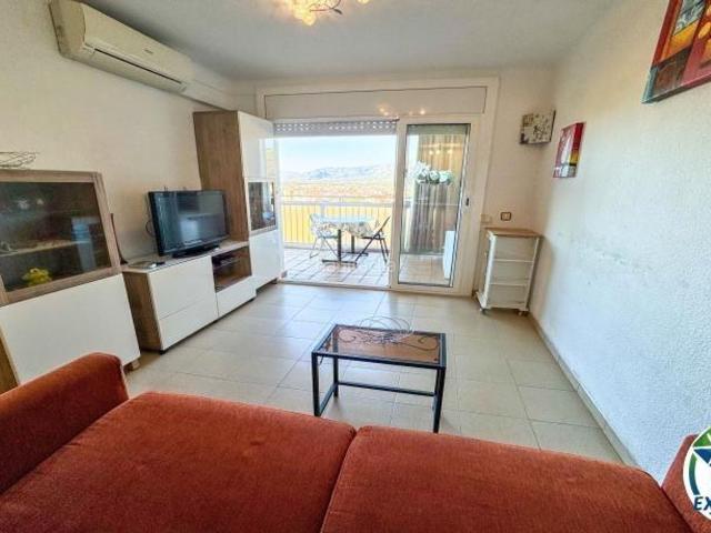 Apartamento en venta en Roses, Puig Rom Canyelles Almadrava Costa Brava. Encantador apartamento de 1 habitación con vistas panorámicas a la bahía de Roses. Apartamentos.