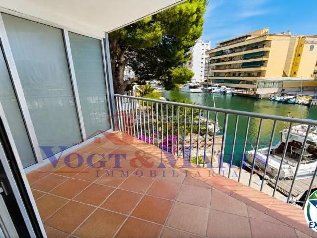 Apartamento en venta en Roses, Santa Margarida Costa Brava. Apartamento con vista al canal en Santa Margarita, Roses. Apartamentos.