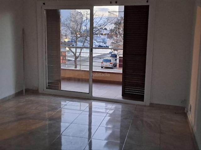 Apartamento en venta en Roses, Santa Margarida Costa Brava. APARTAMENTO CON VISTAS AL CANAL. Apartamentos.